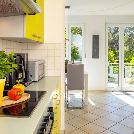 Strandstrasse 21 05 شقة *