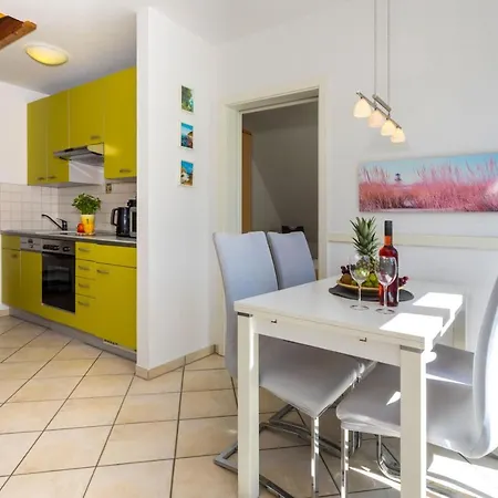 Strandstrasse 21 05 *